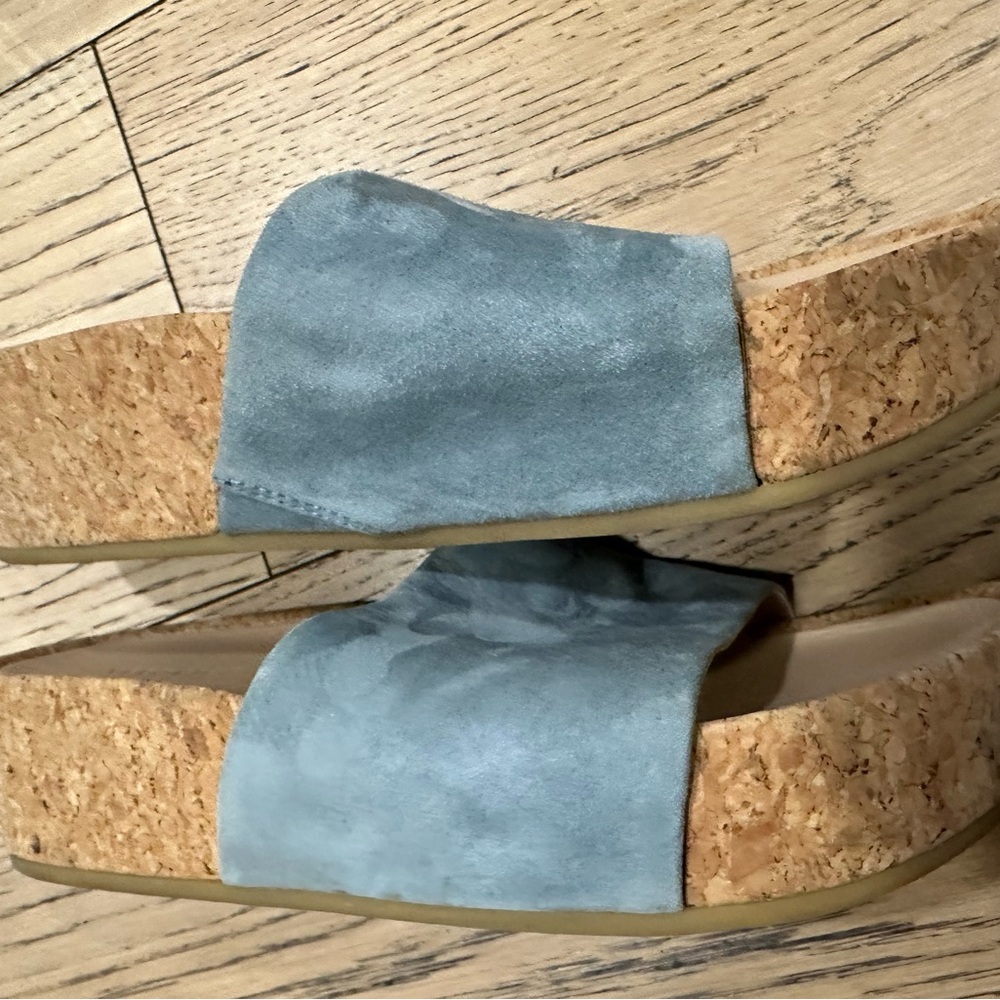 Veronica Beard Dresdyn Platform Suede
Slide - Picture 3 of 9